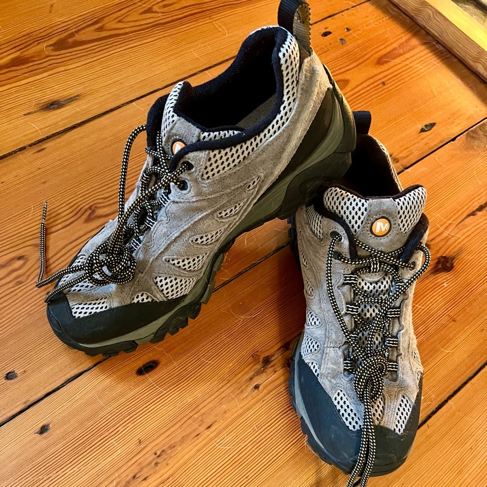 Merrell Men’s Hiking Shoe Size 9.5